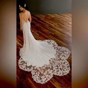 Martina Liana Wedding Gown #1128 BRAND NEW WITH TAGS.